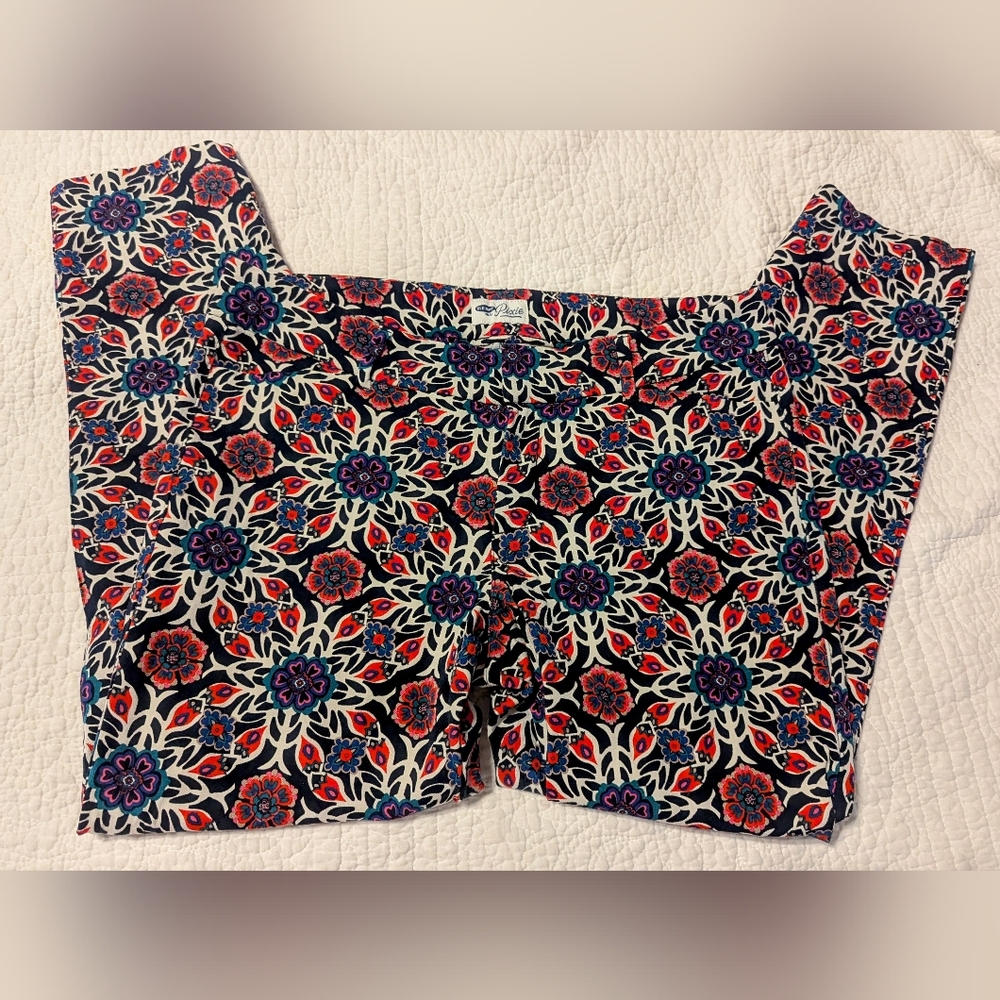 Old Navy pixie pants size 12 FUN PRINT!